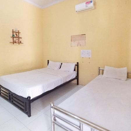 Reddoorz At El Shaday Homestay Banyuwangi Banyuwangi  Zewnętrze zdjęcie