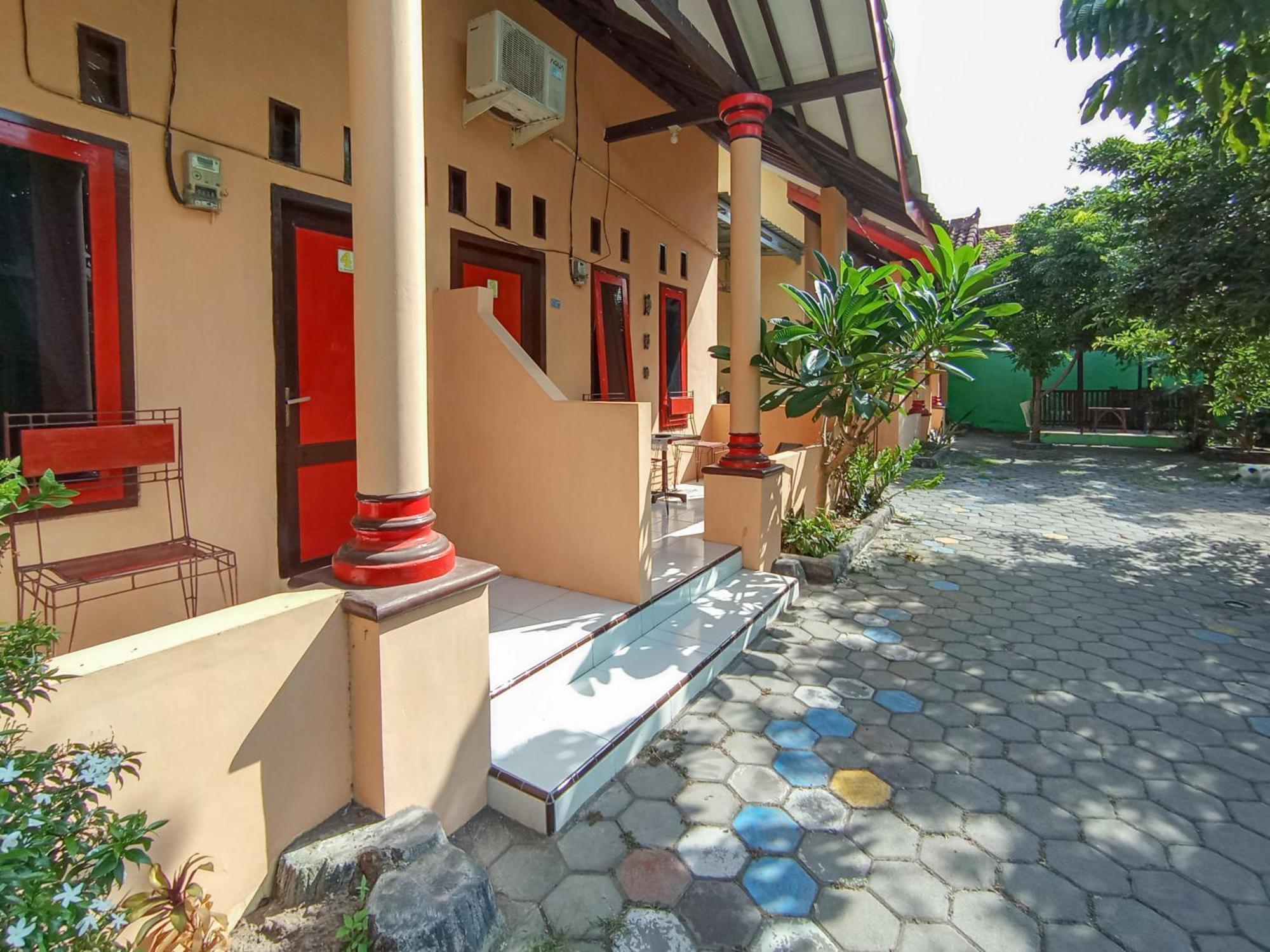 Reddoorz At El Shaday Homestay Banyuwangi Banyuwangi  Zewnętrze zdjęcie